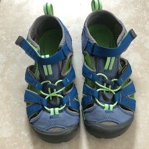 Keen youth outdoor sandal Size 1